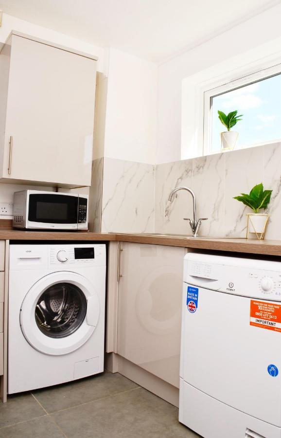 Sm Dreams Unlimited Serviced Accommodation- Stanwell-Staines-Heathrow Eksteriør billede