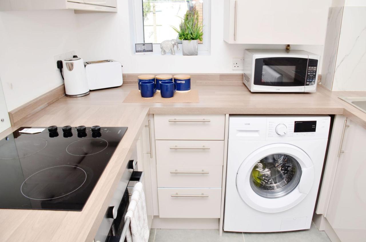 Sm Dreams Unlimited Serviced Accommodation- Stanwell-Staines-Heathrow Eksteriør billede