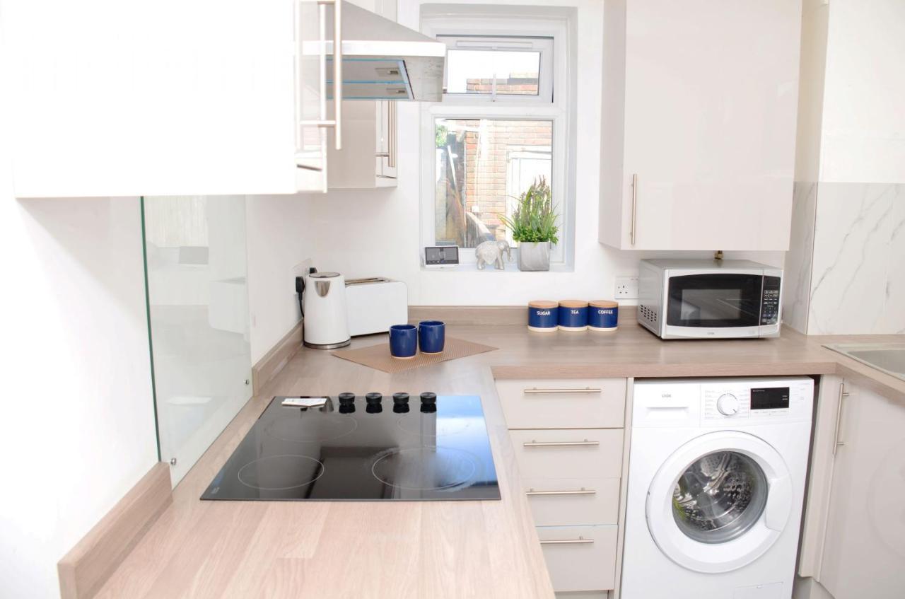Sm Dreams Unlimited Serviced Accommodation- Stanwell-Staines-Heathrow Eksteriør billede