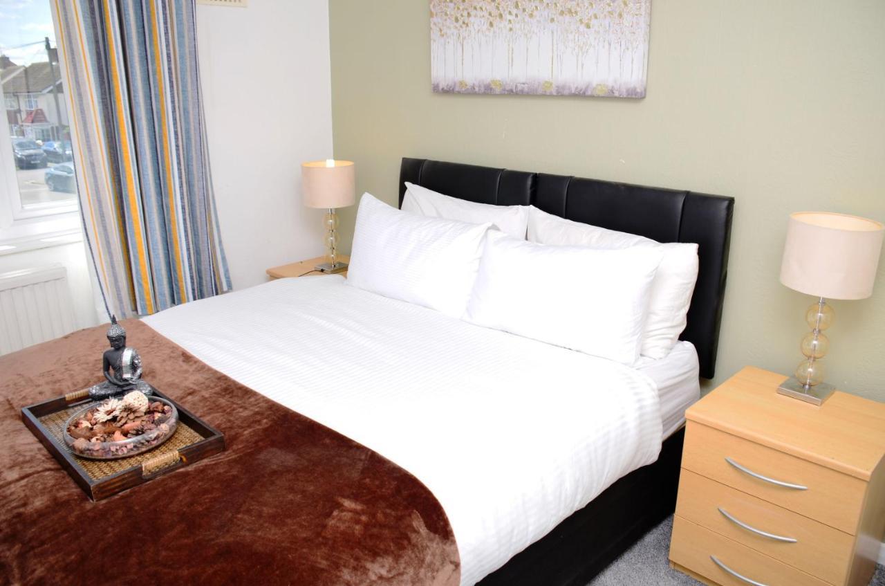 Sm Dreams Unlimited Serviced Accommodation- Stanwell-Staines-Heathrow Eksteriør billede