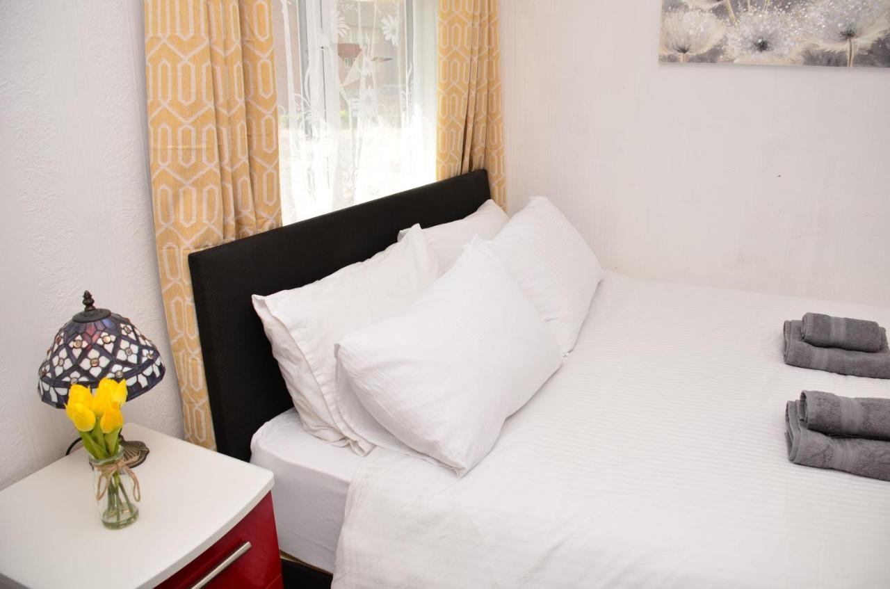 Sm Dreams Unlimited Serviced Accommodation- Stanwell-Staines-Heathrow Eksteriør billede