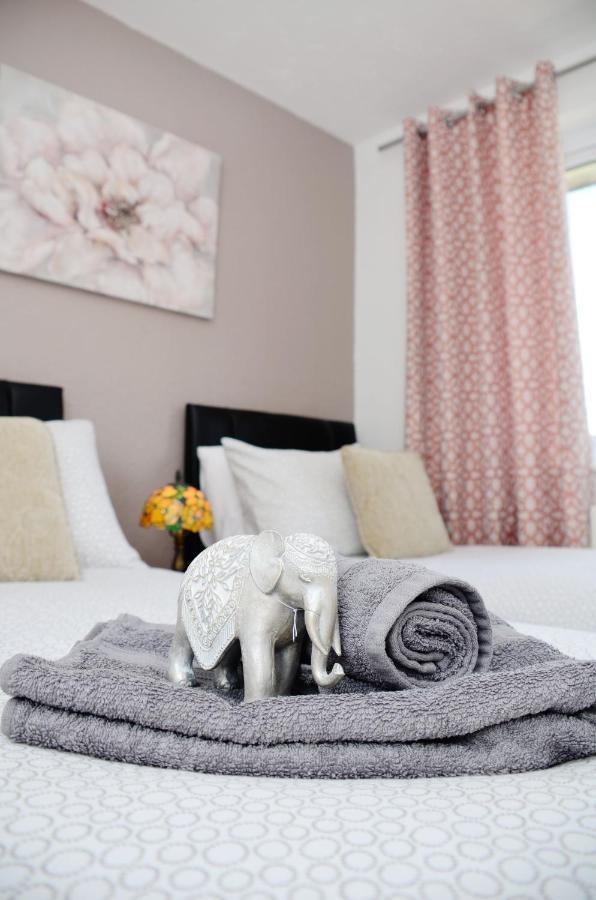 Sm Dreams Unlimited Serviced Accommodation- Stanwell-Staines-Heathrow Eksteriør billede