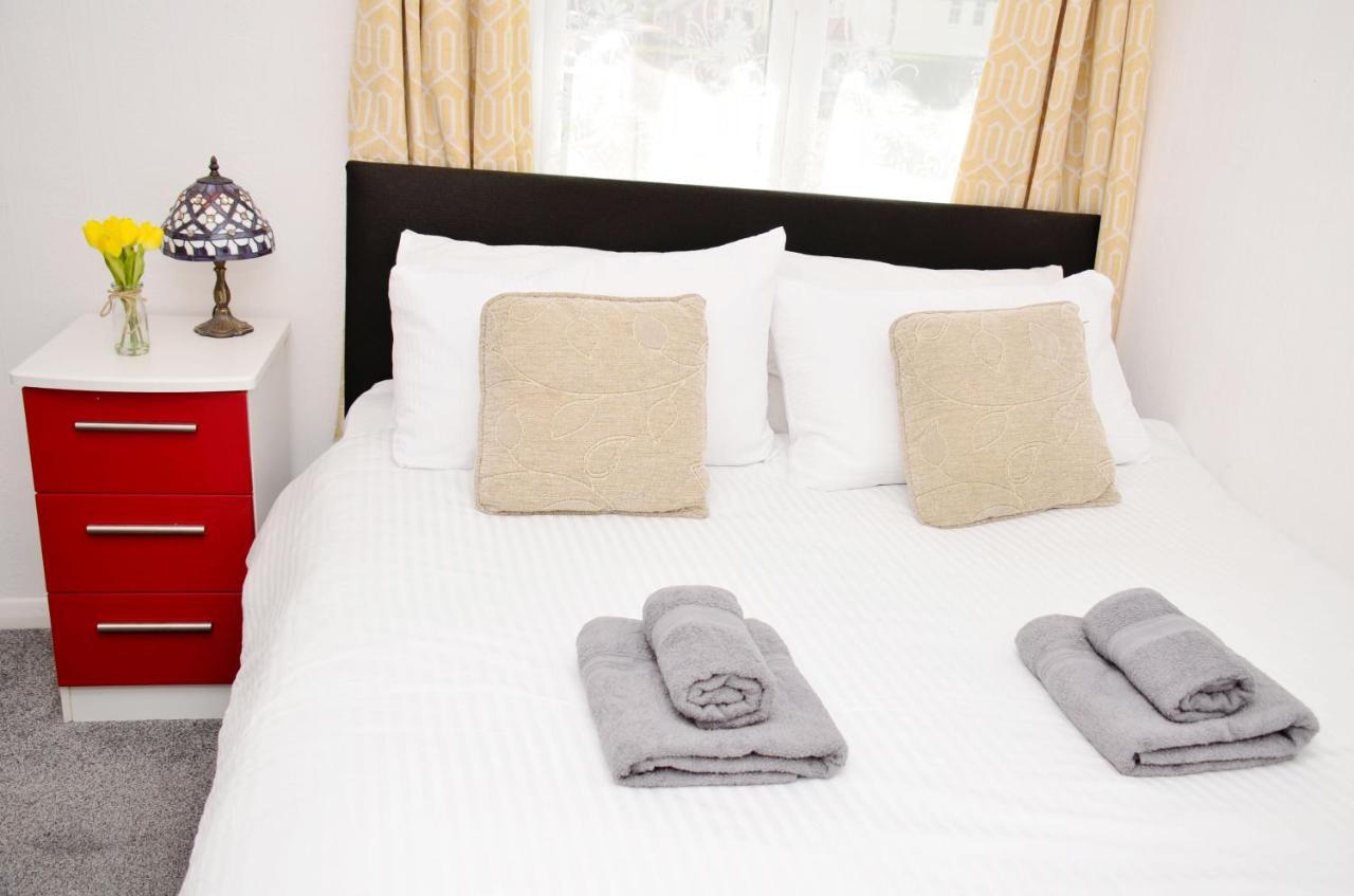 Sm Dreams Unlimited Serviced Accommodation- Stanwell-Staines-Heathrow Eksteriør billede