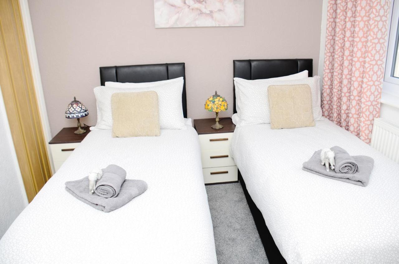 Sm Dreams Unlimited Serviced Accommodation- Stanwell-Staines-Heathrow Eksteriør billede