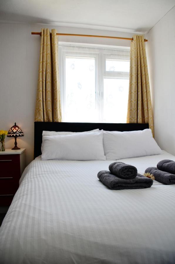 Sm Dreams Unlimited Serviced Accommodation- Stanwell-Staines-Heathrow Eksteriør billede