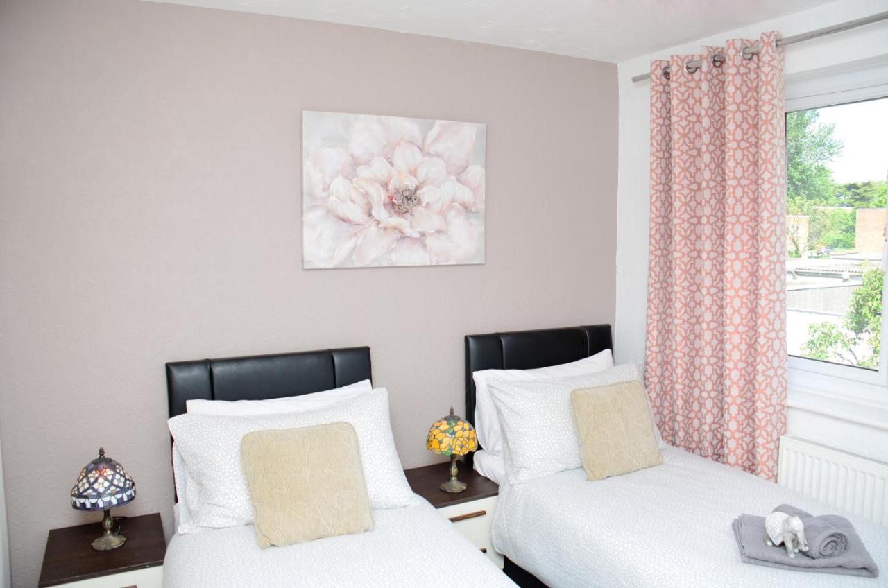 Sm Dreams Unlimited Serviced Accommodation- Stanwell-Staines-Heathrow Eksteriør billede