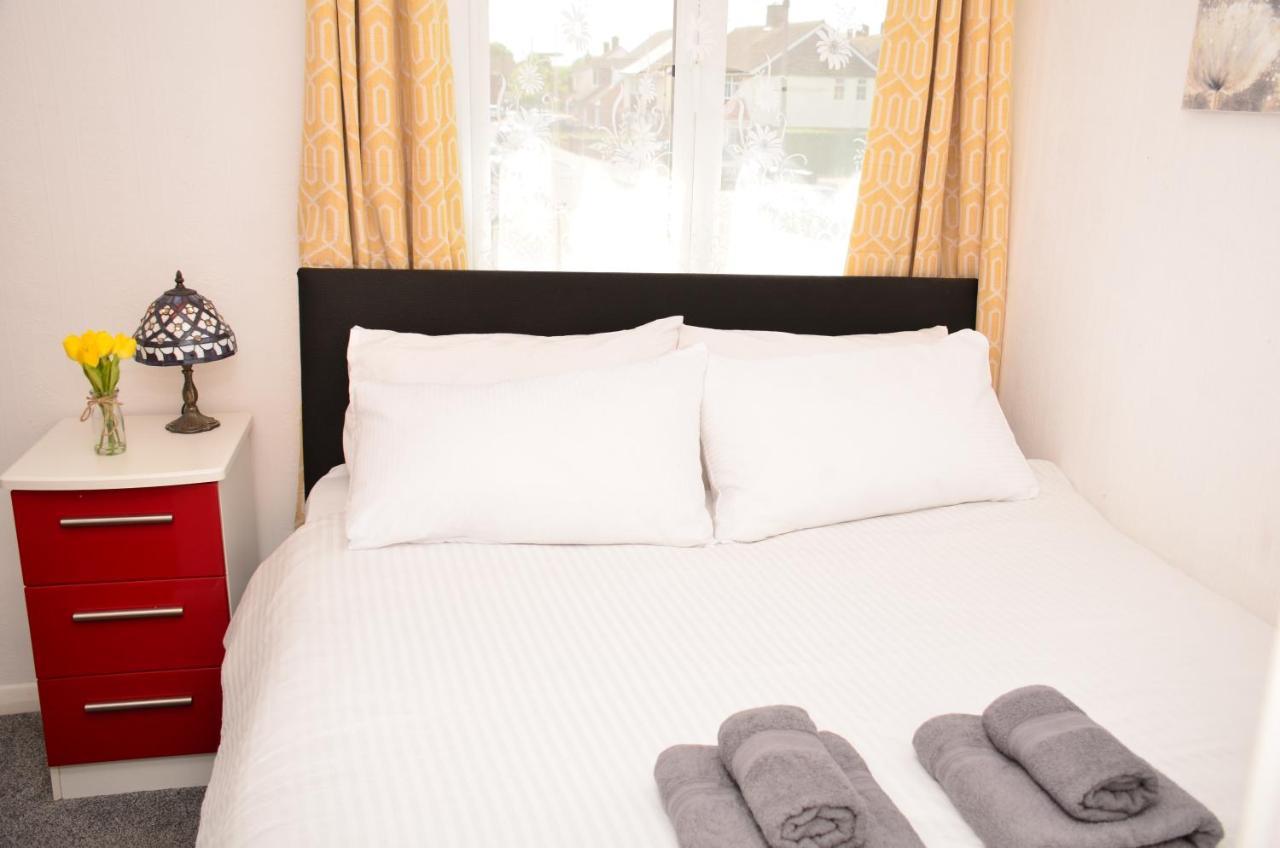 Sm Dreams Unlimited Serviced Accommodation- Stanwell-Staines-Heathrow Eksteriør billede
