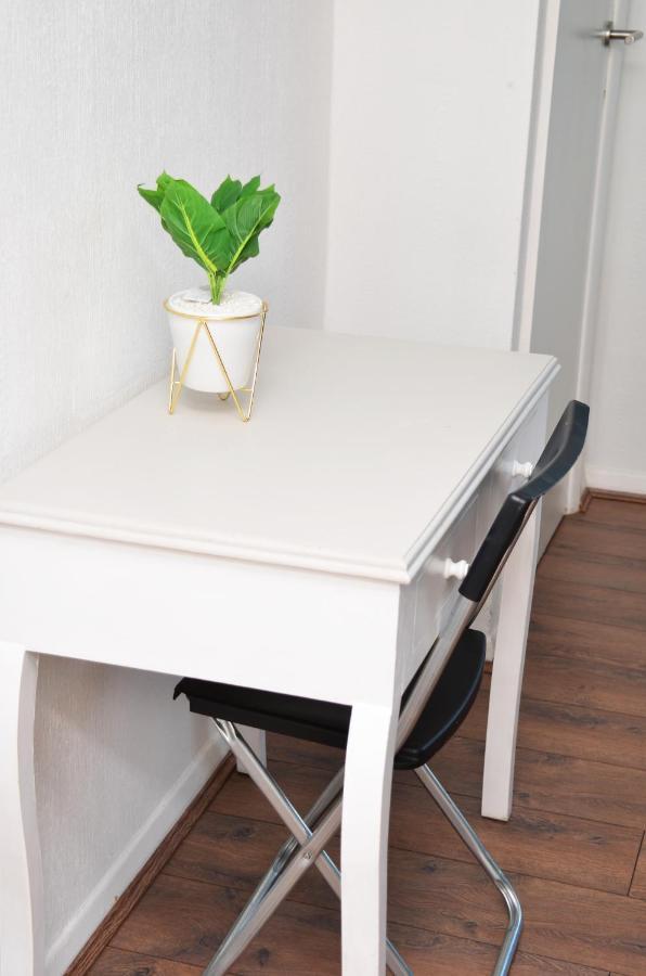 Sm Dreams Unlimited Serviced Accommodation- Stanwell-Staines-Heathrow Eksteriør billede