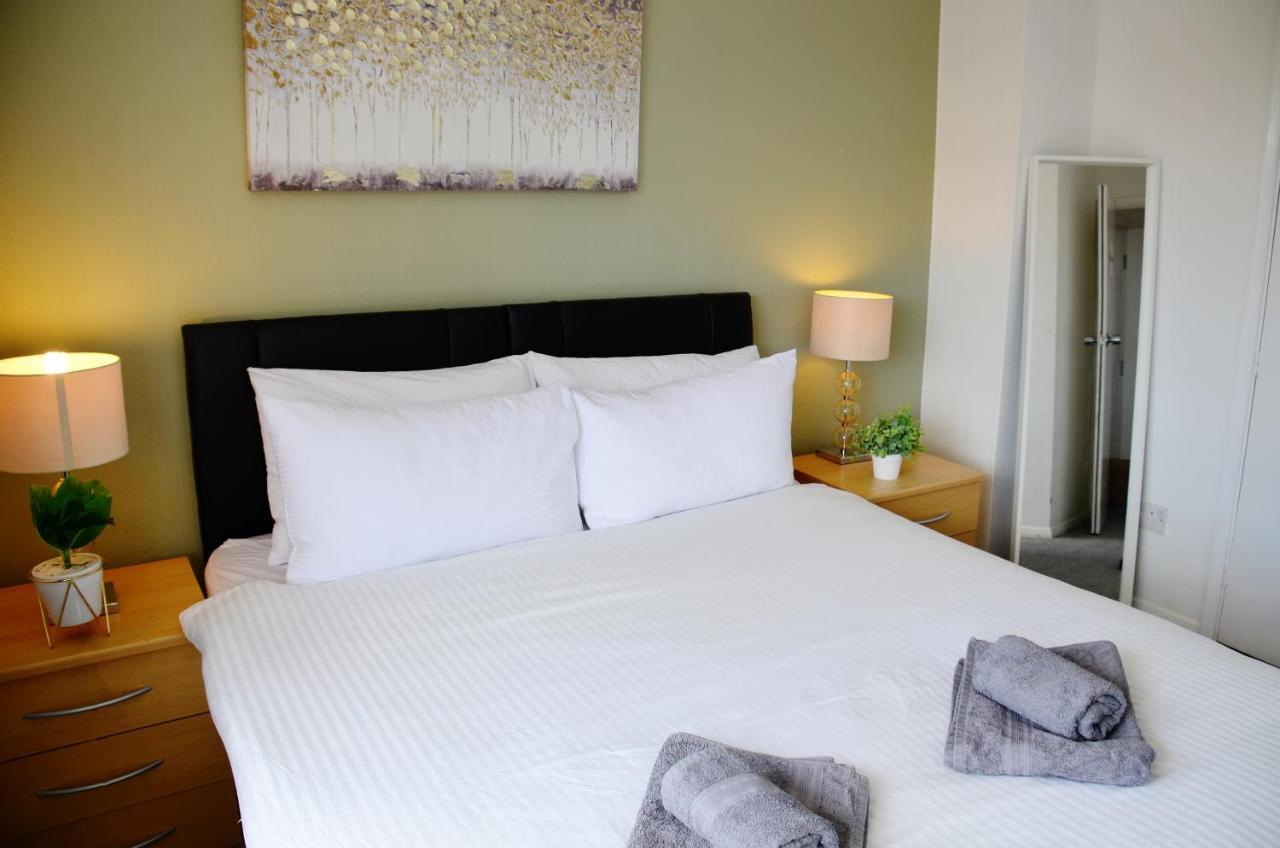 Sm Dreams Unlimited Serviced Accommodation- Stanwell-Staines-Heathrow Eksteriør billede