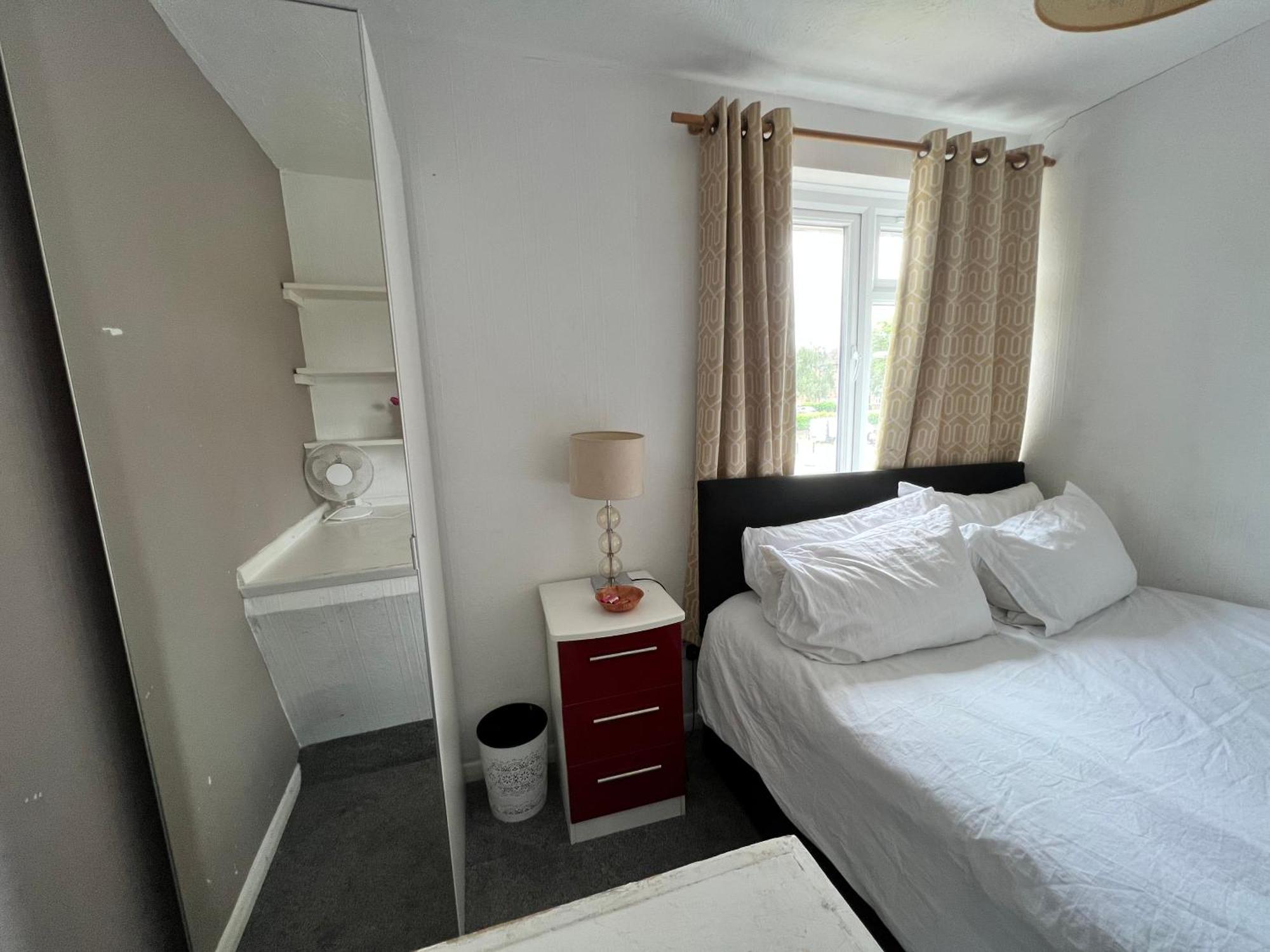 Sm Dreams Unlimited Serviced Accommodation- Stanwell-Staines-Heathrow Eksteriør billede